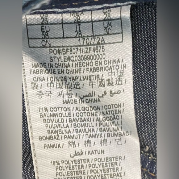 Low rise Guess Jean - Picture 4 of 5